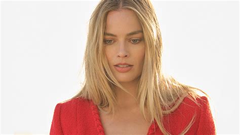 Margot Robbie & Jacob Elordi Star In Chanel No 5 Short Film